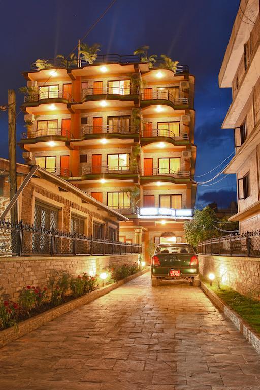 Hotel Crystal Palace Pokhara Exteriör bild
