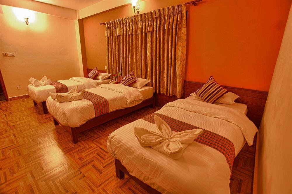Hotel Crystal Palace Pokhara Exteriör bild